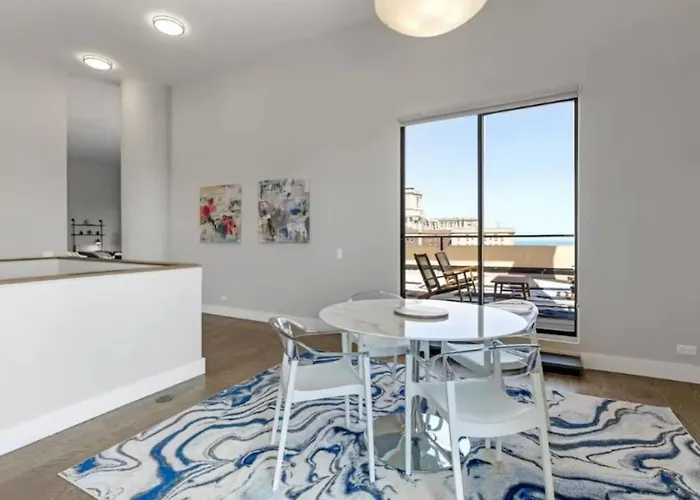 Lux Dtown Penthouses 9bd-9ba Sleep 25 Parking, Pool, Gym