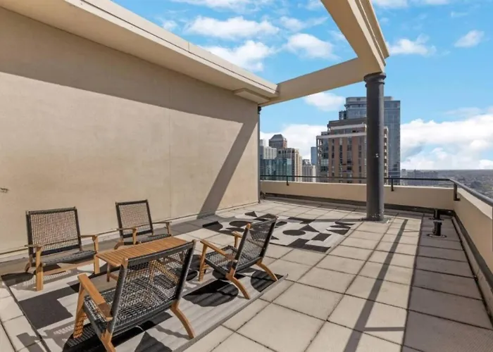 Lux Dtown Penthouses 9bd-9ba Sleep 25 Parking, Pool, Gym Chicago