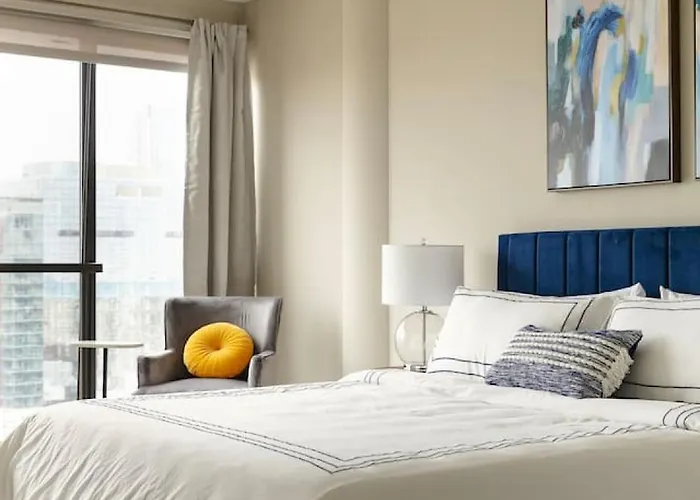 Lux Dtown Penthouses 9bd-9ba Sleep 25 Parking, Pool, Gym