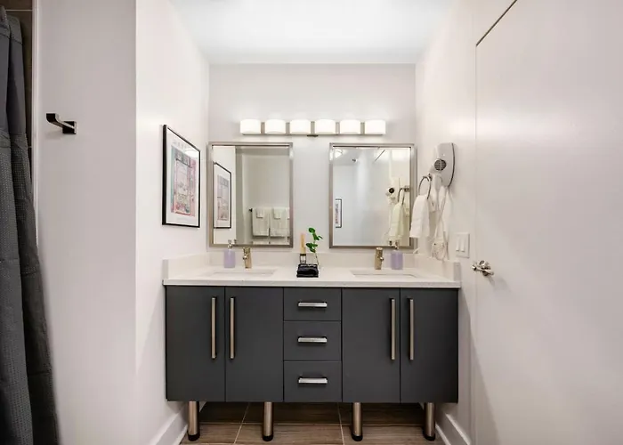 Lux Dtown Penthouses 9bd-9ba Sleep 25 Parking, Pool, Gym Apartamento *