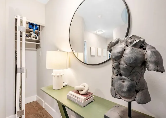 Lux Dtown Penthouses 9bd-9ba Sleep 25 Parking, Pool, Gym Chicago
