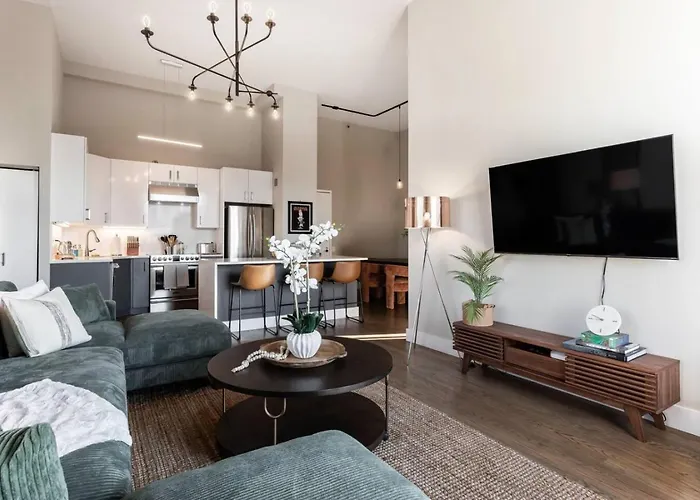 Lux Dtown Penthouses 9bd-9ba Sleep 25 Parking, Pool, Gym Chicago