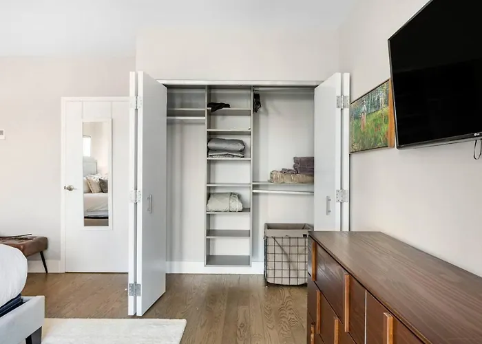 Lux Dtown Penthouses 9bd-9ba Sleep 25 Parking, Pool, Gym Chicago