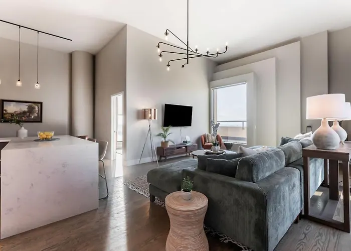 Lux Dtown Penthouses 9bd-9ba Sleep 25 Parking, Pool, Gym Chicago
