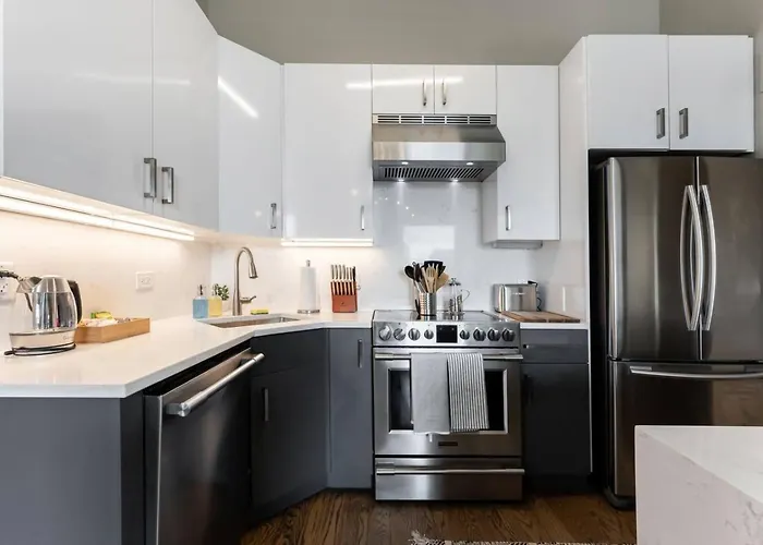 Lux Dtown Penthouses 9bd-9ba Sleep 25 Parking, Pool, Gym Chicago