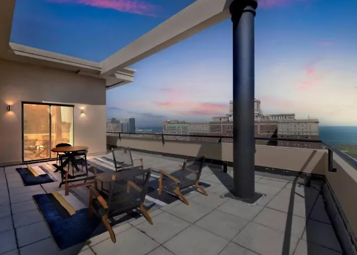Lux Dtown Penthouses 9bd-9ba Sleep 25 Parking, Pool, Gym *