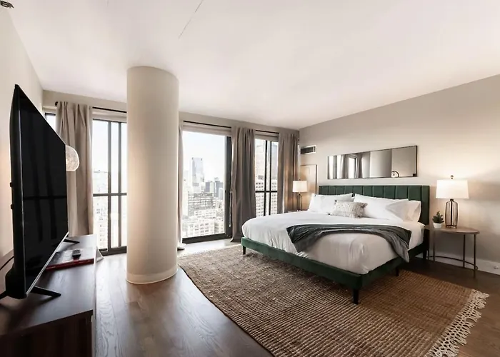 Lux Dtown Penthouses 9bd-9ba Sleep 25 Parking, Pool, Gym *